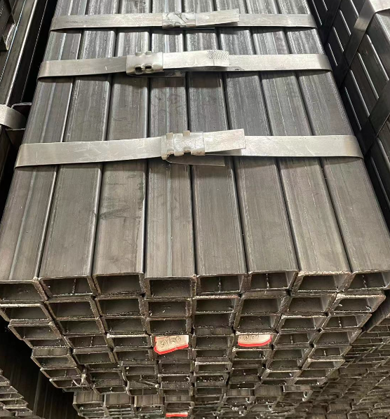 江苏省工业用梯子 镀锌管焊接梯子 铁梯子方管梯